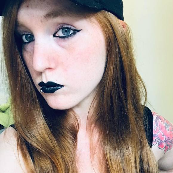 Meet your Posher, Crystal - Picture 1 of 1